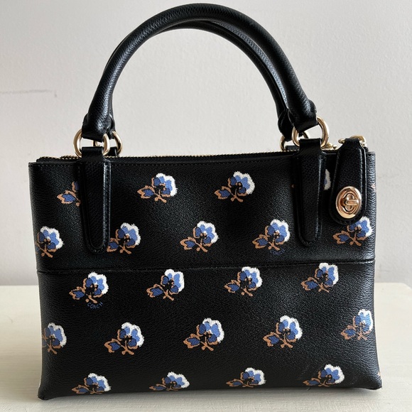 Coach purse - Picture 2 of 5